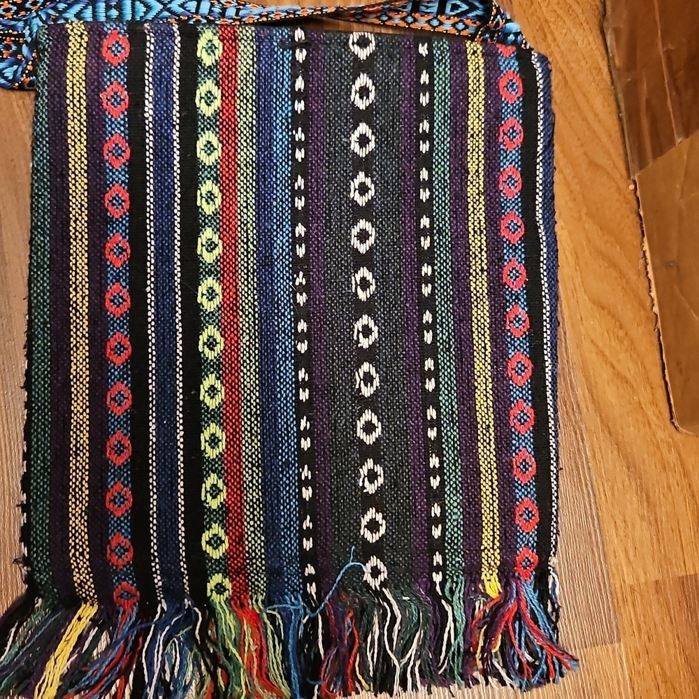 Boho Crossbody Bag Aztec/Mexican Design w Fringe & Wooden Beads Woven Pattern - Picture 6 of 10